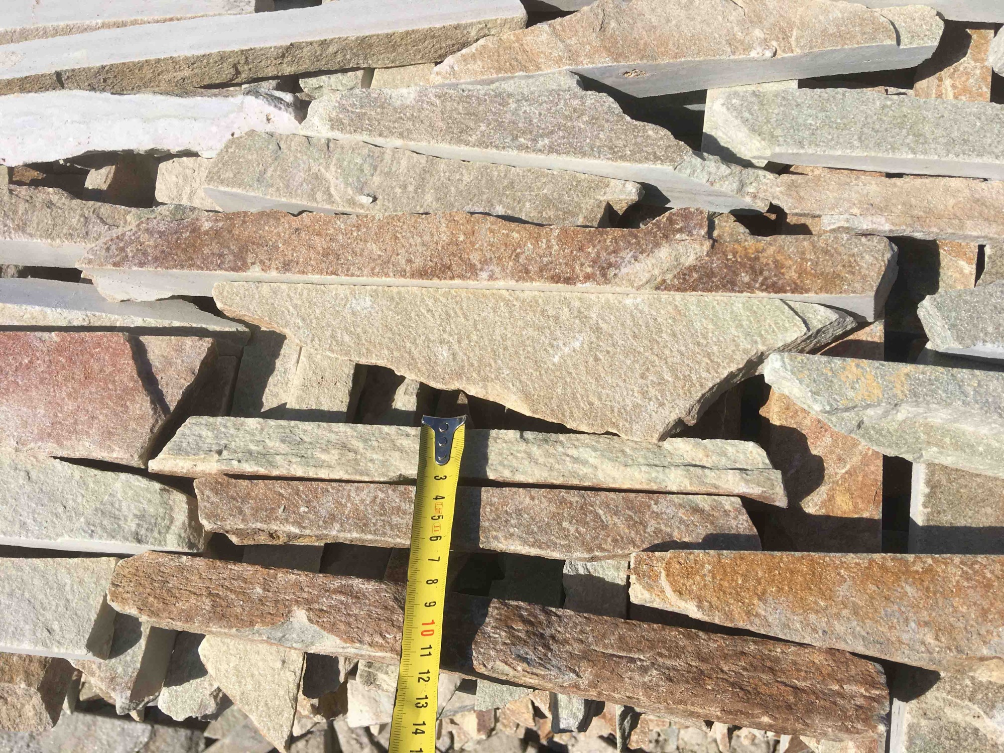 Горбушка златолит золотистый для облицовки купить в Дедовске