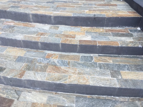 Плитка из Златолита Уральского для лестницы купить в Дедовске