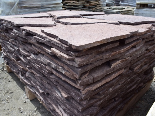 Плитняк лемезит бордовый для облицовки цоколя 20-25 мм  купить в Дедовске