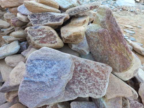 Златолит жёлтый, жёлто-зелёный глыбки и валуны для ланшафтного дизайна купить в Дедовске