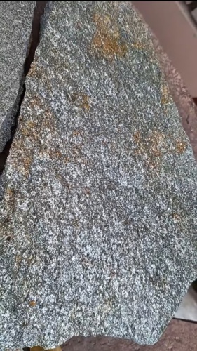 Плитняк златолит серебристый для цоколя, отмостки купить в Дедовске