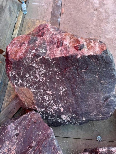 Камни для ландшафтного дизайна красно-фиолетовые 10-60 килограмм купить в Дедовске