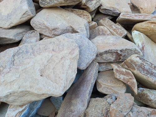 Златолит жёлтый, жёлто-зелёный глыбки и валуны для ланшафтного дизайна купить в Дедовске