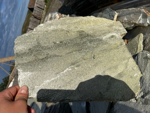 Плитняк златолит зелёный для цоколя, отмостки купить в Дедовске