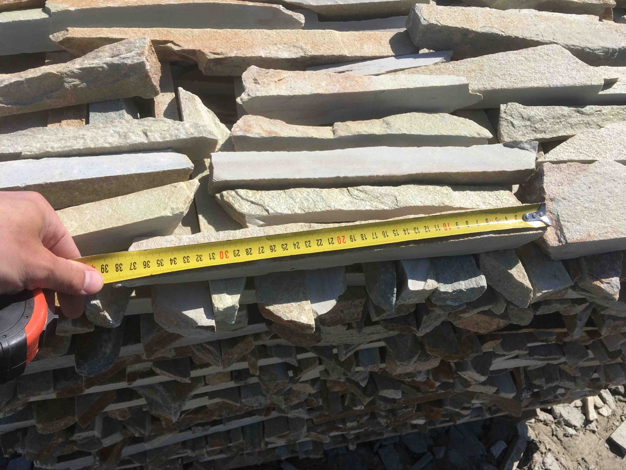 Горбушка златолит золотистый для облицовки купить в Дедовске