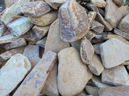 Златолит жёлтый, жёлто-зелёный глыбки и валуны для ланшафтного дизайна купить в Дедовске