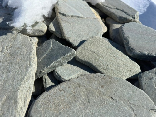 Плитняк златолит зелёный галтованный для цоколя купить в Дедовске