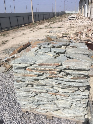 Златолит серебристый галтованный для лестниц купить в Дедовске