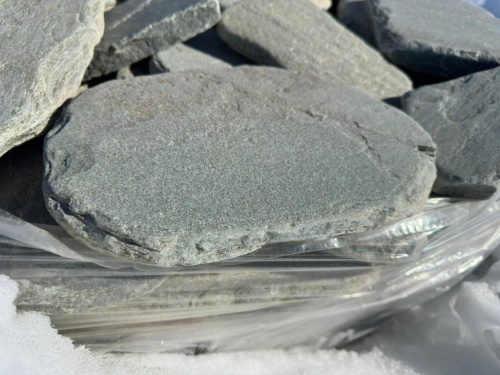 Плитняк златолит зелёный галтованный для мощения на бетон купить в Дедовске