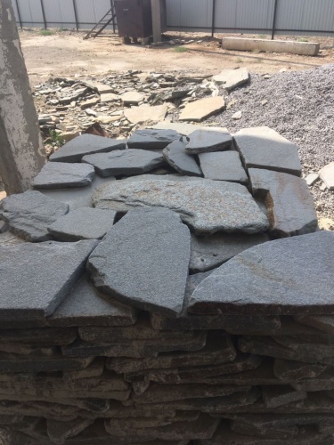 Златолит серебристый галтованный для лестниц купить в Дедовске